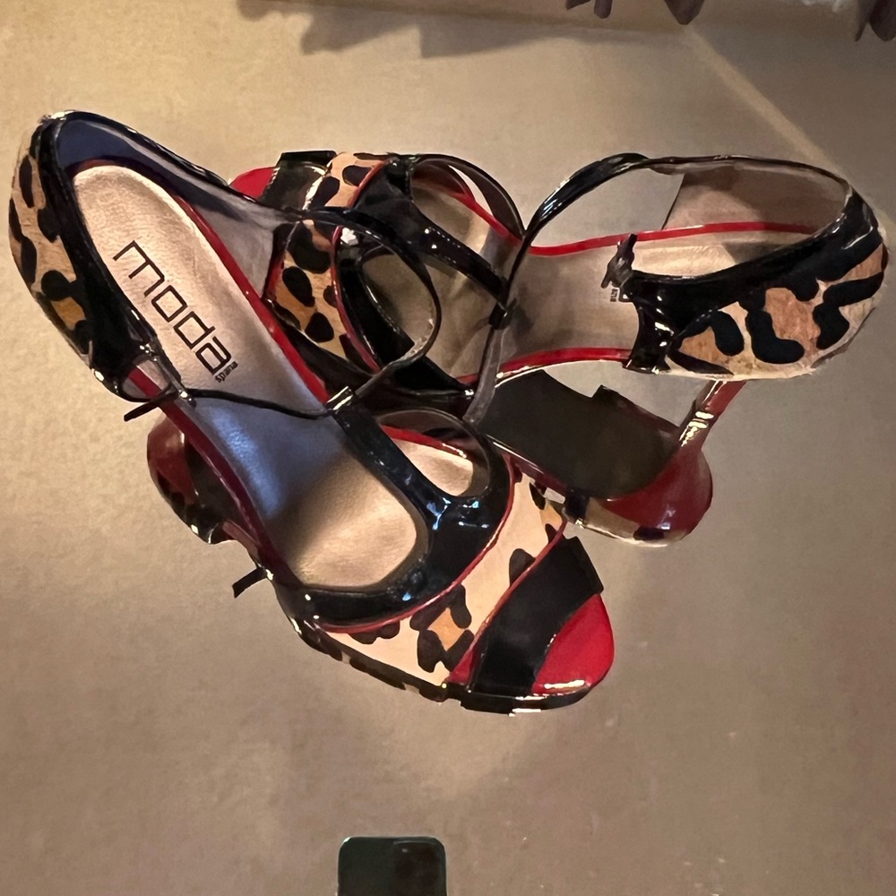 Moda Spana Red Animal Print Heels cheetah 10 new without box